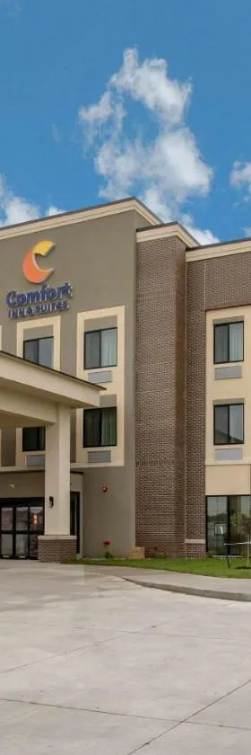 Comfort Inn & Suites Ames near ISU Campus，位于埃姆斯的酒店