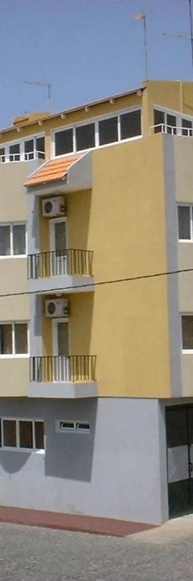 Residencial Pôr do Sol，位于波多诺伏的酒店