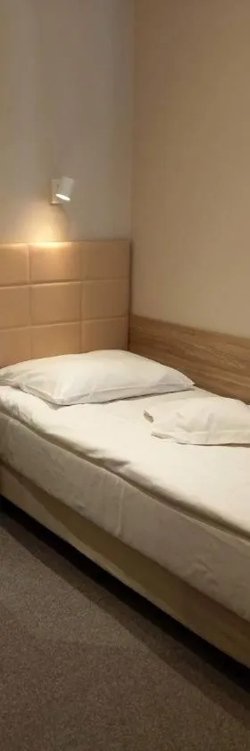 阿斯特拉酒店，位于达布罗瓦古尔尼恰的酒店