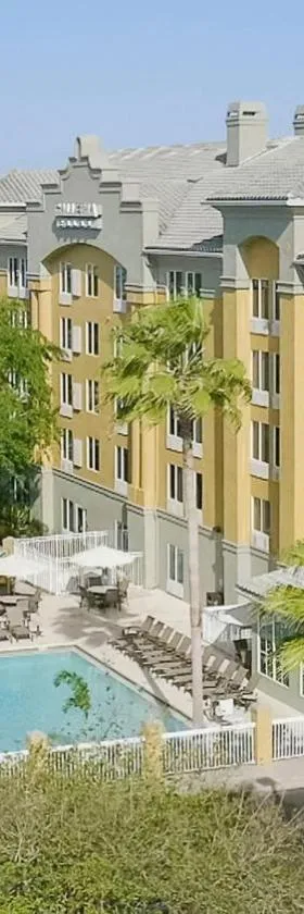 Galleria Palms Orlando - Free Theme Park Shuttles，位于奥兰多的酒店