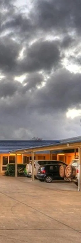 Tropixx Motel，位于英厄姆的酒店