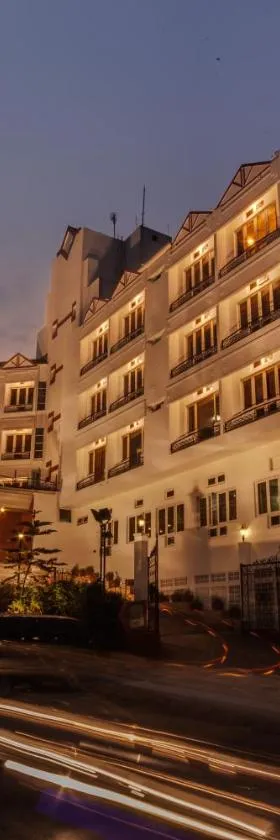Hotel Polo Towers Shillong，位于西隆的酒店