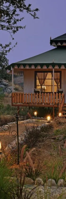 Jawai Leopard Safari Lodge，位于Bera的酒店