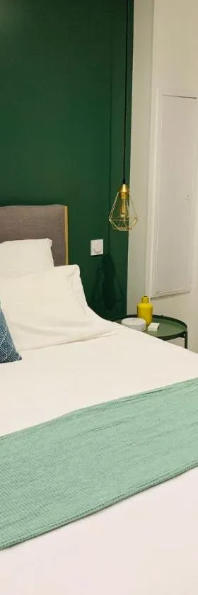 "Une Pause au Vert" Studio 2 personnes，位于Châteauvieux的酒店