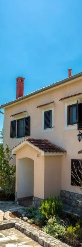 Apartments Isabel Krk，位于斯维蒂安东的酒店