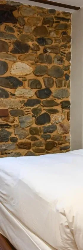 La Tronera del Bierzo Restaurante-Hotel，位于Villadepalos的酒店