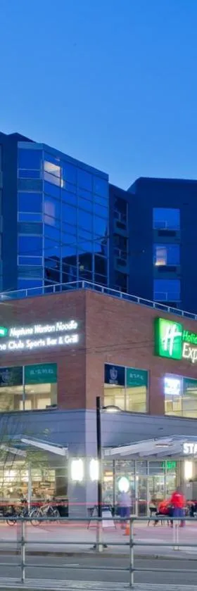 Holiday Inn Express Vancouver-Metrotown (Burnaby)，位于伯纳比的酒店