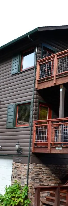 Guerneville Lodge，位于盖尔南维尔的酒店