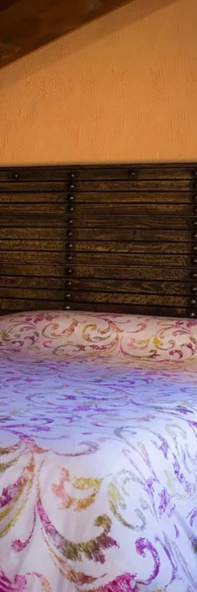Casas Rurales con Jacuzzi Quijote y Sancho，位于奥萨德蒙铁尔的酒店