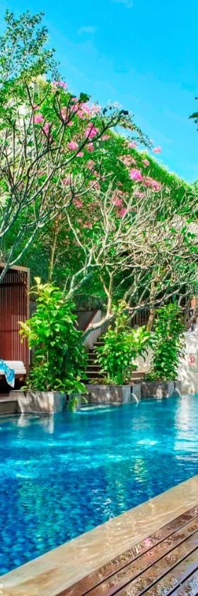 Jambuluwuk Oceano Seminyak Hotel，位于塞米亚克的酒店