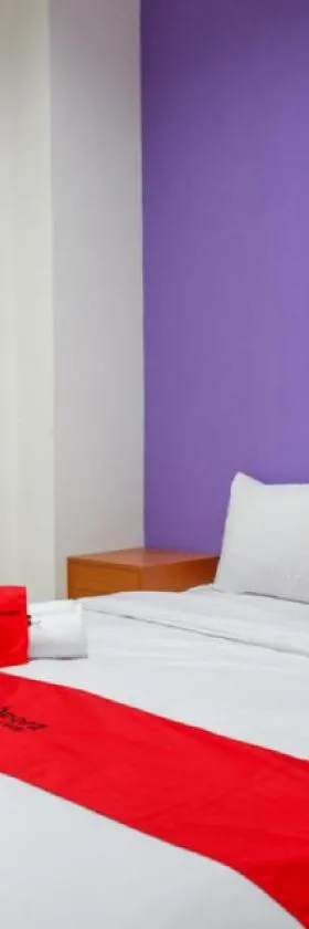 RedDoorz near Alun Alun Kaliwungu Kendal，位于Brangsong的酒店