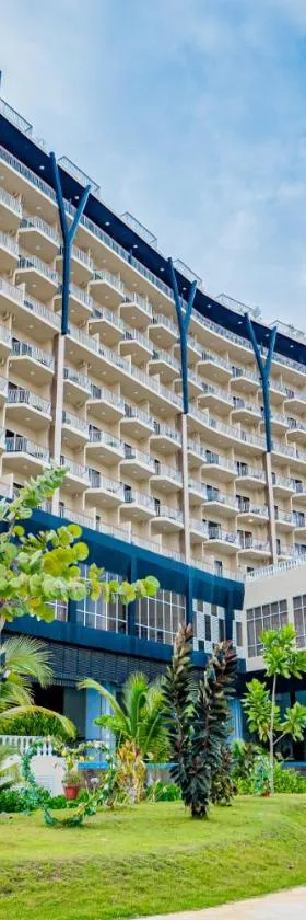 AMERALD RESORT HOTEL DESARU，位于边佳兰的酒店