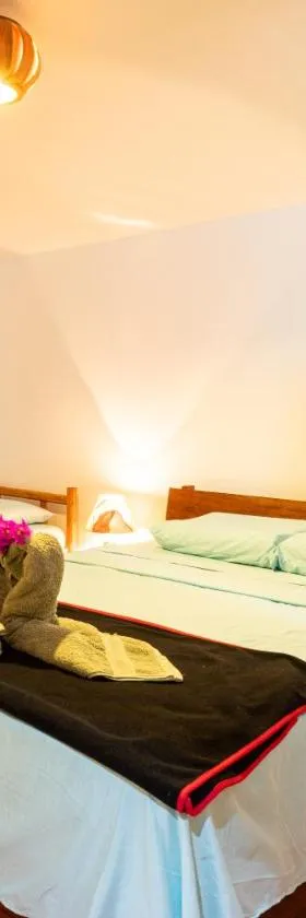 Pochote Lodge，位于Guayabos的酒店