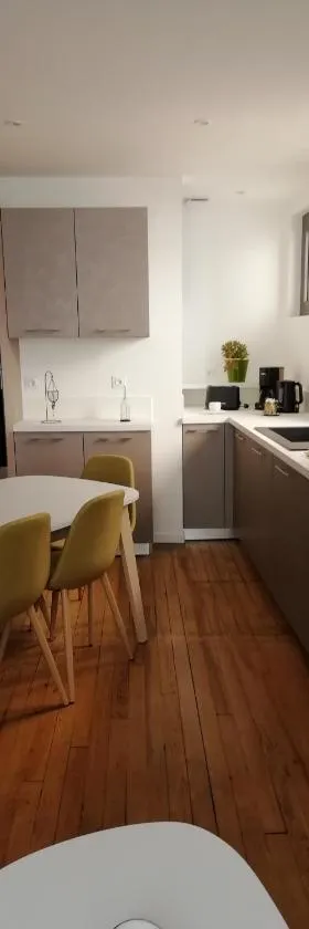 La Citadine maison de ville avec garage，位于巴涅尔德比戈尔的酒店