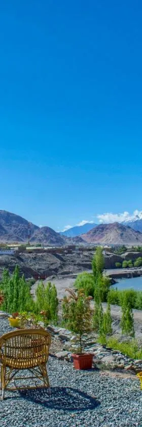 Neryok's Indus view，位于Chimre的酒店