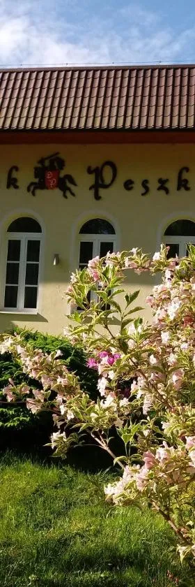 DWOREK PESZKÓW，位于Głubczyce的酒店