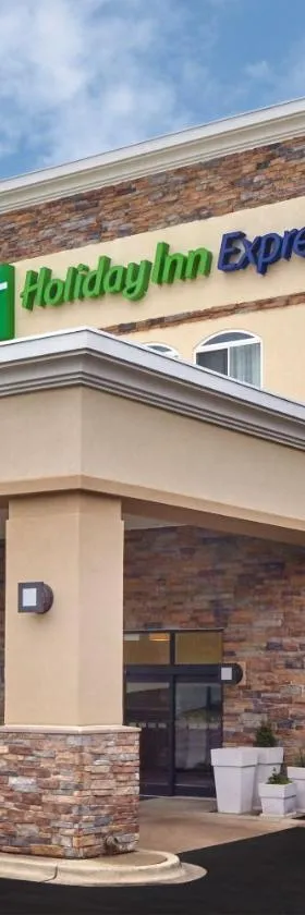 Holiday Inn Express & Suites Chicago-Libertyville by IHG，位于利伯蒂维尔的酒店