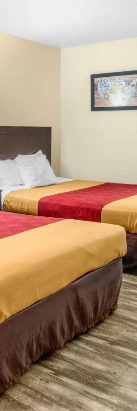 Econo Lodge near Missouri University of Science and Technology，位于罗拉的酒店