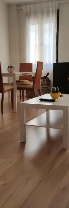 Apartamento Nuevo Duplex，位于Santa Cruz de la Zarza的酒店