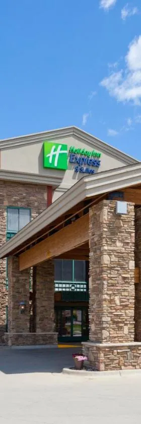 布雷纳德-巴克斯特智选假日套房酒店，位于巴克斯特的酒店