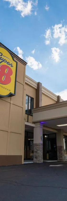 Super 8 by Wyndham Goldsboro，位于戈尔兹伯勒的酒店