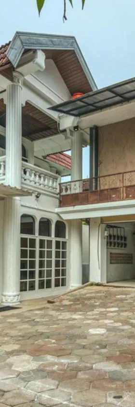 RedDoorz Plus near Akademi Kepolisian Semarang 3，位于Candi的酒店