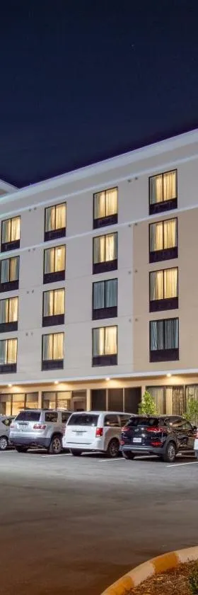 Holiday Inn Knoxville N - Merchant Drive by IHG，位于诺克斯维尔的酒店