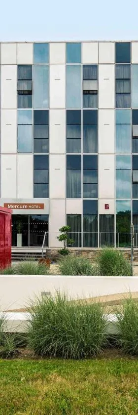 Hôtel Mercure Nantes Ouest Saint-Herblain Zenith，位于圣埃尔布兰的酒店