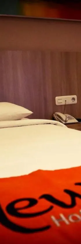 News Hotel Waru Sidoarjo，位于Waru的酒店