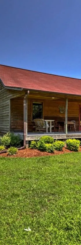 Dream Valley Mountain View Cabin with Covered Porch!，位于芒廷维尤的酒店