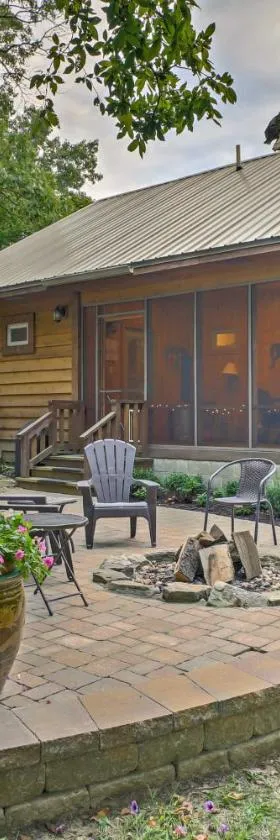 Beautiful Makanda Cabin in Shawnee National Forest，位于Makanda的酒店