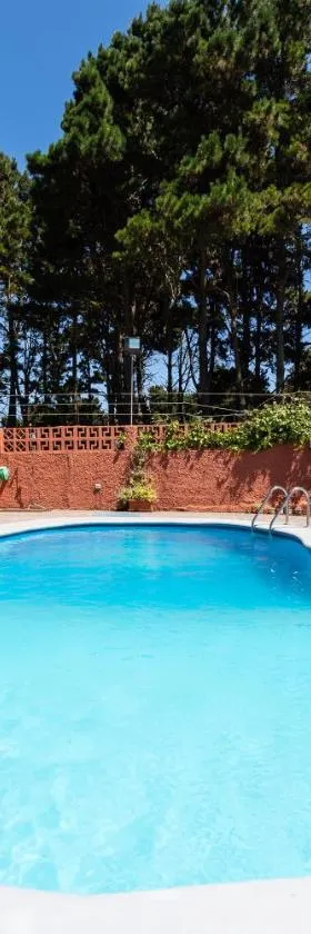 Villa Rural EL Poleo D&R con Piscina Climatizada Privada y Solárium，位于Pico de Viento的酒店