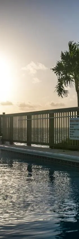 Ragged Edge Resort & Marina，位于伊斯拉莫拉达的酒店