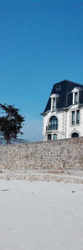 Château de Saint-Samson，位于普卢加斯努的酒店