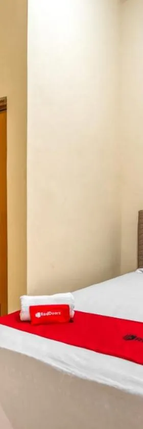RedDoorz Syariah near Kebon Rojo Park Blitar，位于Karangtengah的酒店