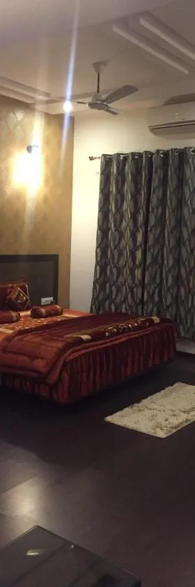 RG Hotels and Resort，位于Mālūr的酒店