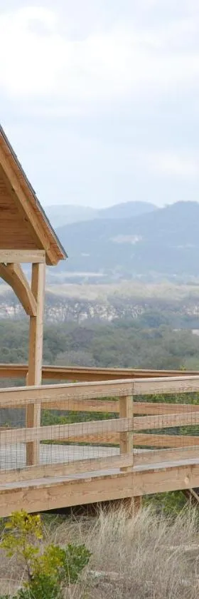 Quiet Utopia Cabin with Deck and Mountain Views!，位于Utopia的酒店