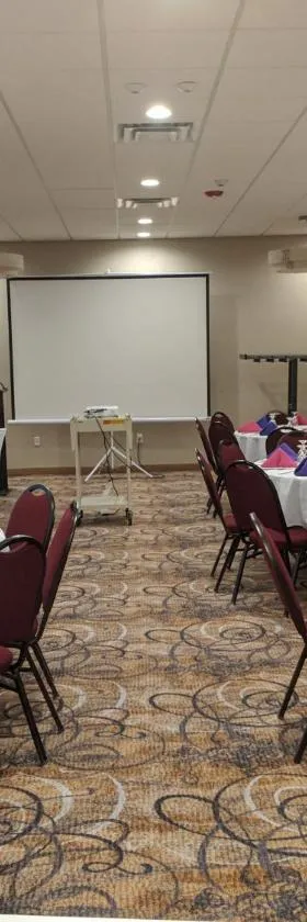 Holiday Inn Champaign by IHG，位于尚佩恩的酒店