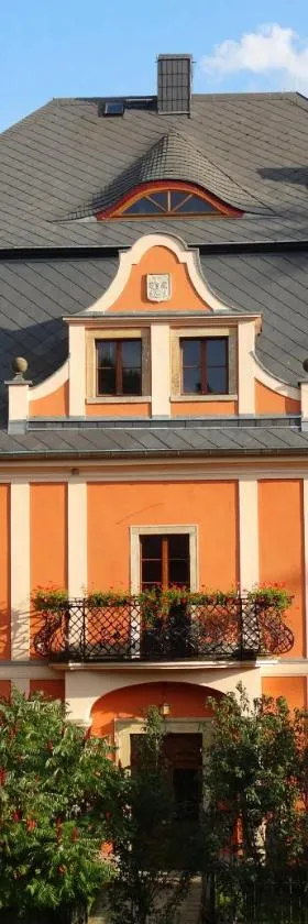 Pałac Książęcy we Wleniu，位于Wleń的酒店