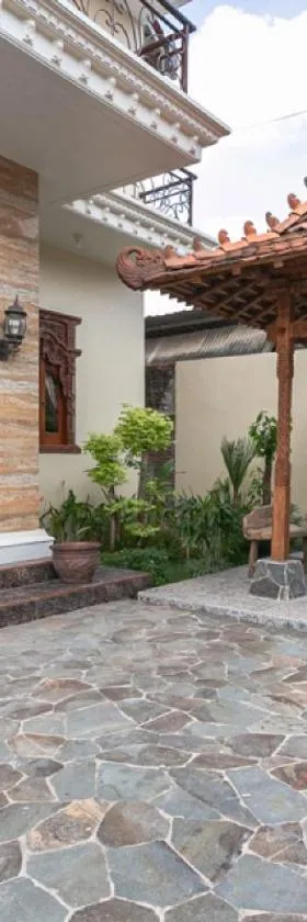 RedDoorz Syariah near Exit Toll Banyumanik Semarang，位于Srondolwetan的酒店