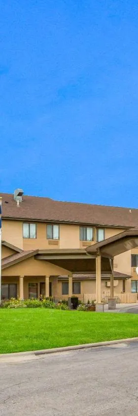 Quality Inn & Suites Lawrence - University Area，位于劳伦斯的酒店