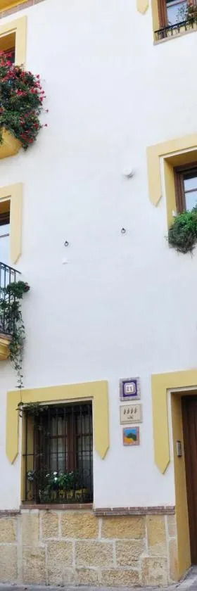 Casa rural Ravalet 21，位于波洛普的酒店