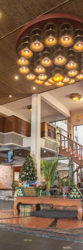 100 Islands Resort & Spa，位于素叻的酒店
