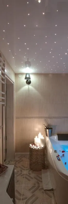 Deluxe Jacuzzi Apartment by LIUKSAI，位于克莱佩达的酒店