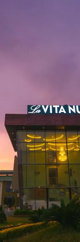 La Vita Nuova Resort，位于Shaugaon的酒店