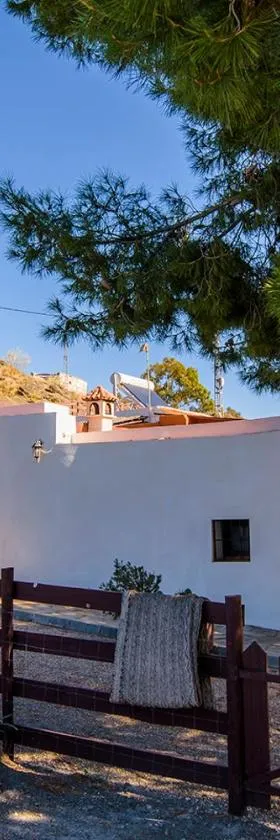 Cortijo 4 Elementos，位于卢凯内纳-德拉斯托雷斯的酒店