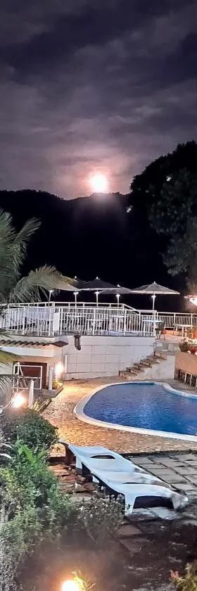 波萨达查莱达蒙坦哈酒店，位于彼得罗波利斯的酒店