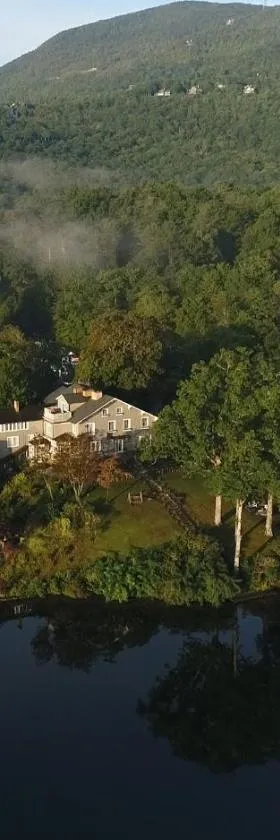 The Greystone Inn，位于Lake Toxaway的酒店