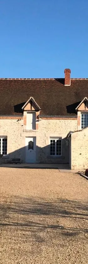 Studio indépendant chez l'habitant，位于奥利韦的酒店