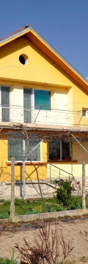 Вила в с. Габарево, Долината на Розите.，位于Gabarevo的酒店